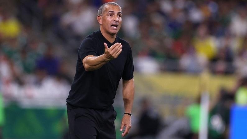 Coupe du Monde 2026 : remplacé par Hervé Renard, Sabri Lamouchi paie cache la débâcle des Aigles de Carthage contre la Suède (5-1)