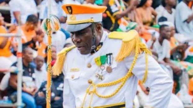 Côte d’Ivoire/FACI : regard sur le Tambour-major Luc Okrou Degbaklia, le maître de la canne au destin forgé par la musique