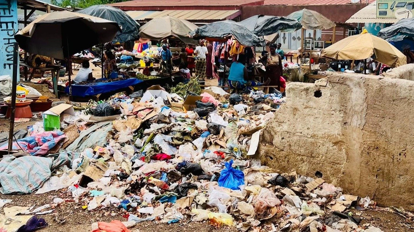 Côte d’Ivoire-Ouragahio : La JAGO initie une grande opération de salubrité dans la commune