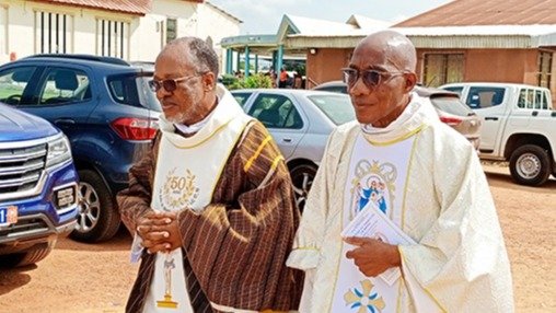 Côte d’Ivoire/Religion : les fidèles catholiques de Divo célèbrent 50 ans de sacerdoce de l'Abbé Ablé Dago