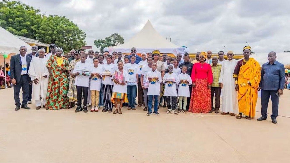 Yamoussoukro/Éducation : le Ministre Souleymane Diarrassouba célèbre l'excellence scolaire avec les meilleurs élèves des cours de vacances gratuits