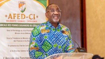 Yamoussoukro/AFED 3 : le Ministre Souleymane Diarrassouba représente le Vice-Premier Ministre, Ministre de la Défense, Parrain de la célébration des 20 ans de l’Amicale des femmes-douaniers de Côte d’Ivoire